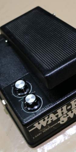 Pédale Gary Hurst Design Wah Fuzz Swell Made in Italy du début des 70's