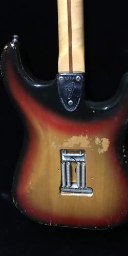 Fender Stratocaster Gaucher Sunburst de 1973