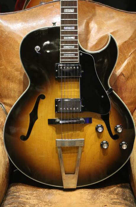 Jacobacci Sacha Distel Sunburst de 1984