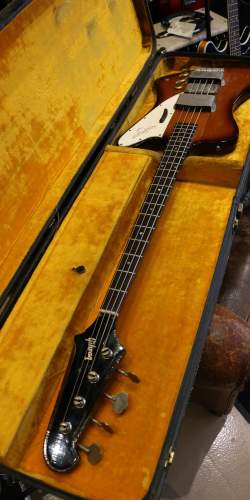 Gibson Thunderbird IV Sunburst de 1964