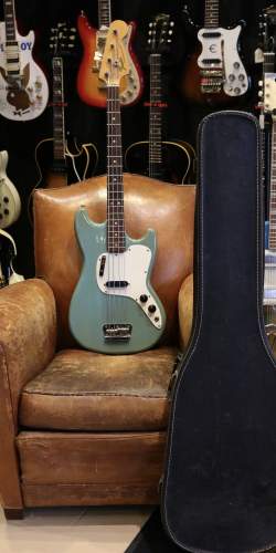 Fender Musicmaster Bass Daphne Blue de 1974