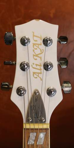 Ali Kat Chevy 57' Red de 2000's