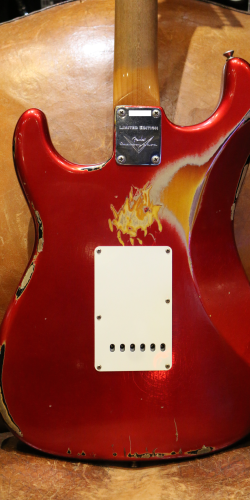 Fender Stratocaster Custom Shop 1960 Roasted Heavy Relic Limited Edition Candy Apple Red over 3 Tone Sunburst de 2018
