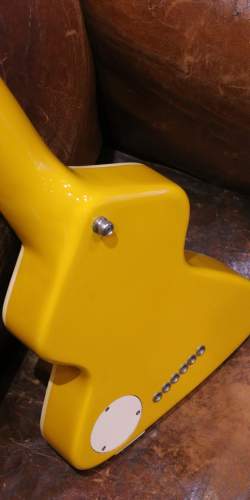 Hondo Chiquita Yellow de 1980's