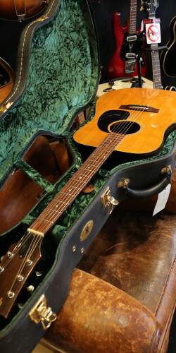 Gibson J-50 Deluxe de 1972