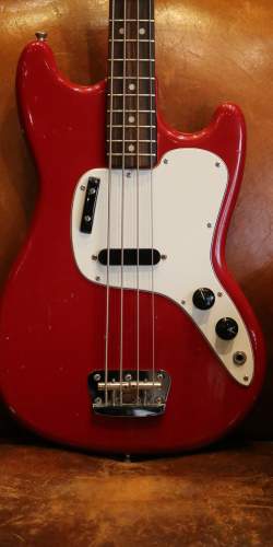 Fender Musicmaster Bass Dakota Red de 1974