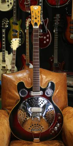 Dobro Mosrite D-100 "The Californian" Burgundy de 1967