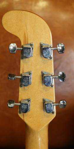 Fender Custom Maverick Sunburst de 1966