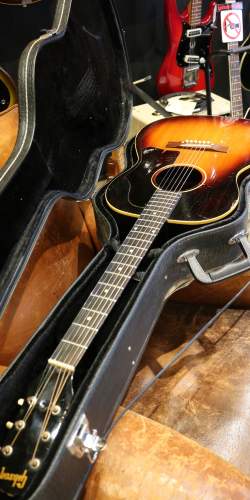 Gibson LG-1 Sunburst de 1960