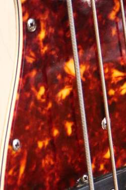 Fender Jazz Bass Olympic White Serie L de 1965