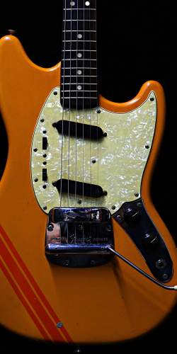 Fender Mustang Yellow Competition Matching Headstock de 1968