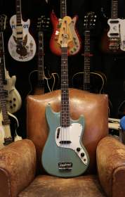 Fender Musicmaster Bass Daphne Blue de 1974