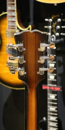 Favino type ES-335 (ES-330) Sunburst des années 1960