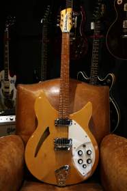 Rickenbacker 330 Mapleglo Naturelle de 1981