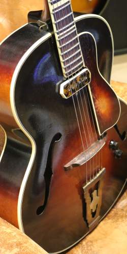 Rio Modèle 260 Sunburst de 1949