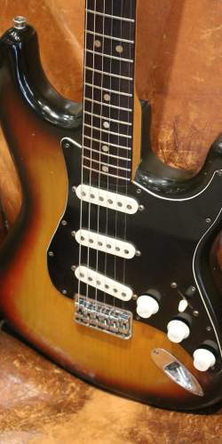 Fender Stratocaster Hardtail Sunburst de 1975