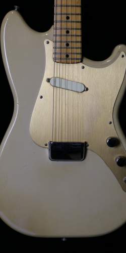 Fender Musicmaster Desert Sand de 1959