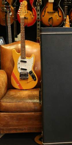 Fender Mustang Yellow Competition de 1972
