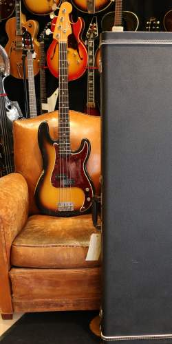 Fender Precision Sunburst de 1966