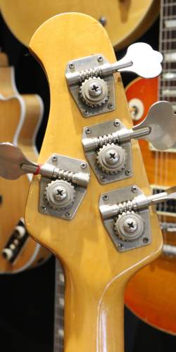 MusicMan Stingray Olympic White de 1979