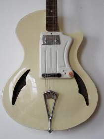 WANDRE TRI LAM Blue Jeans 1962