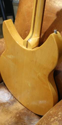 Rickenbacker 330 Mapleglo Naturelle de 1981