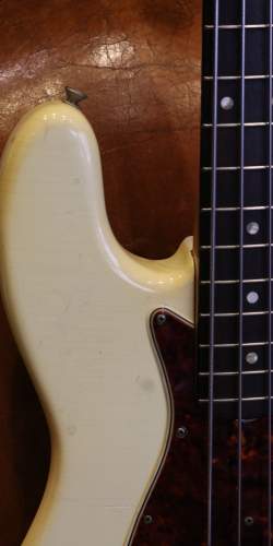 Fender Jazz Bass Olympic White (Matching Headstock) de 1965