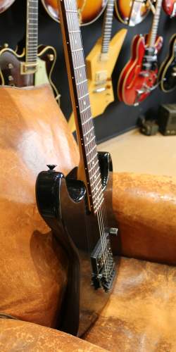 Jackson San Dimas Custom Shop Bolt On Black de 1986, signée par Grover Jackson lui-même !