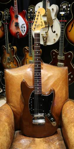 Fender Mustang Mocha Brown (Walnut) de 1977