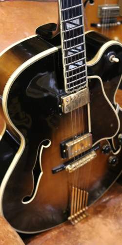 Gibson Super V CES Tobacco Sunburst de 1979 !