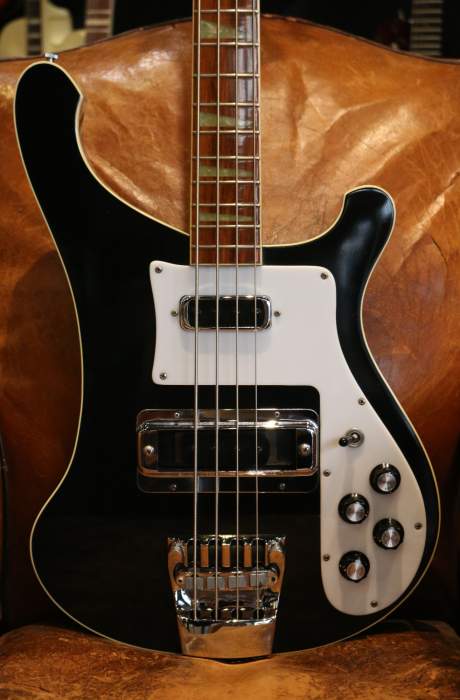 Rickenbacker 4001 Jetglo de 1975
