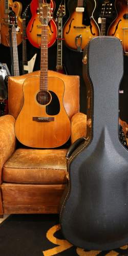 Gibson J-50 Deluxe de 1972