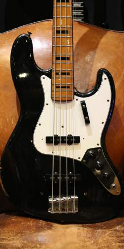 Fender Jazz Bass Black touche érable de 1972
