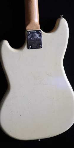 Fender Bass Musicmaster Olympic White 1974