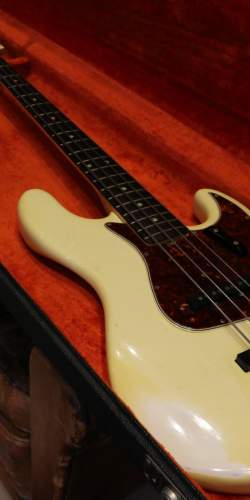 Fender Jazz Bass Olympic White (Matching Headstock) de 1965