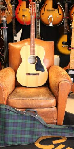 Crucianelli 80 Classique Natural de 1972