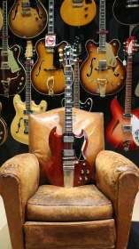 Gibson 64’ SG Standard  Custom Shop Murphy Lab With Maestro Vibrola Cherry Red Aged de 2022