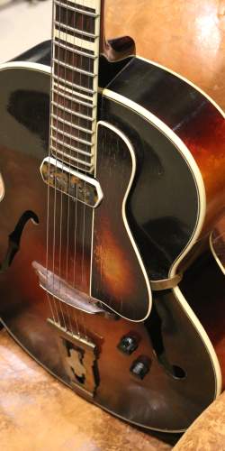 Rio Modèle 260 Sunburst de 1949