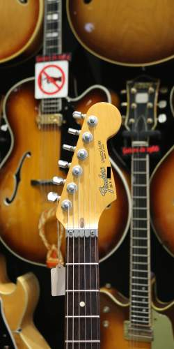 Fender Deluxe Stratocaster Plus Sunburst de 1988.