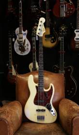 Fender Jazz Bass Olympic White (Matching Headstock) de 1965