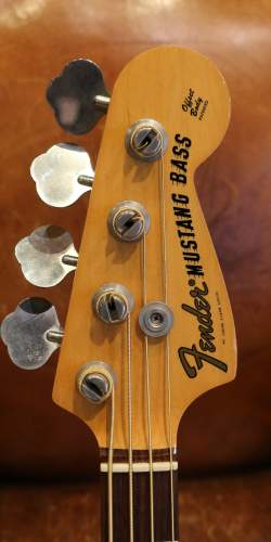 Fender Mustang Bass Sunburst de 1972