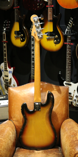 Fender Precision Bass Sunburst de 1968