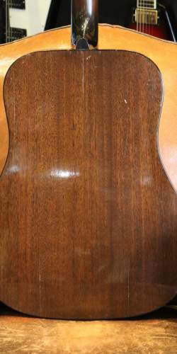 Gibson J-50 Deluxe de 1972