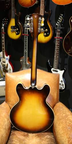 Favino Type ES335 Sunburst des 1960's