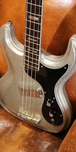 Basse Type Mosrite série "Discoramones" Silver Sparkle Phillipe Dubreuille de 2020