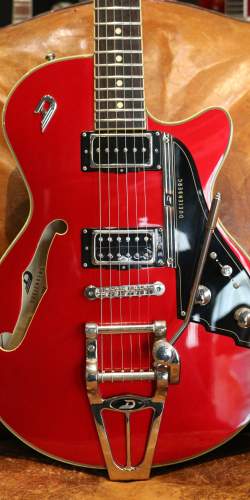 Duesenberg Starplayer III Catalina Red de 2018