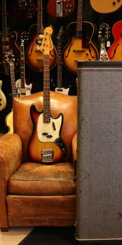 Fender Mustang Bass Sunburst de 1972