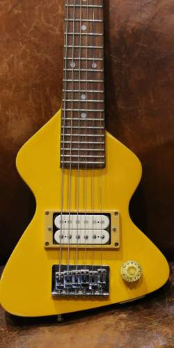 Hondo Chiquita Yellow de 1980's