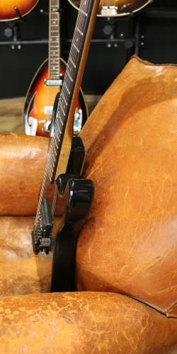 Jackson San Dimas Custom Shop Bolt On Black de 1986, signée par Grover Jackson lui-même !