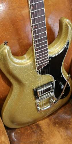 Guitare Type Mosrite série "Discoramones" Gold Sparkle Phillipe Dubreuille de 2020
